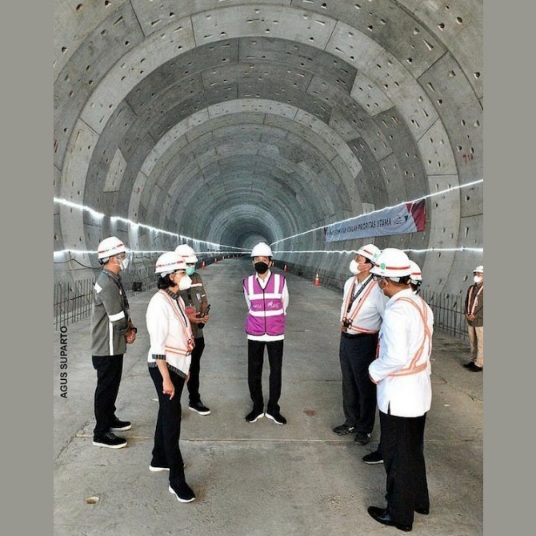 Presiden Jokowi Harap Akhir 2022 Uji Coba Naik Kereta Cepat, Jakarta-Bandung 46 Menit Saja